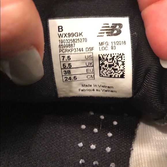 New balance shoes - Picture 5 of 5